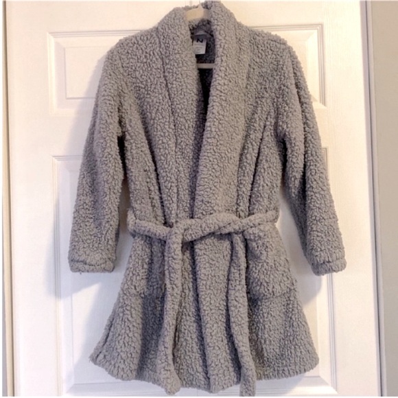 Natori Other - Natori Sherpa robe gray size Small Medium
